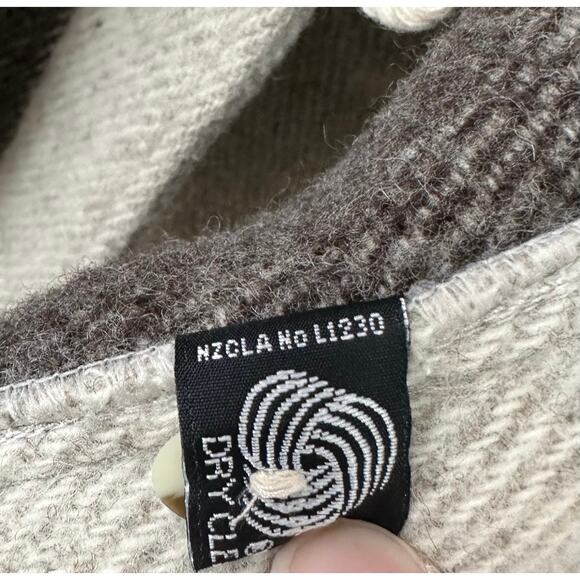 Vintage Rusk & Finch Wool Fringe Koala Bear Cardigan jacket Shacket Med/Large? - Picture 4 of 6